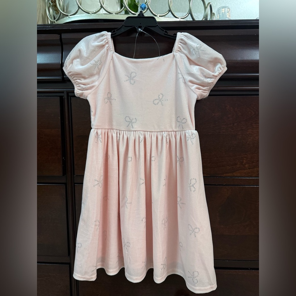 Adorable Blush Pink Girls Dress ✨ Bows & Sparkle Details !